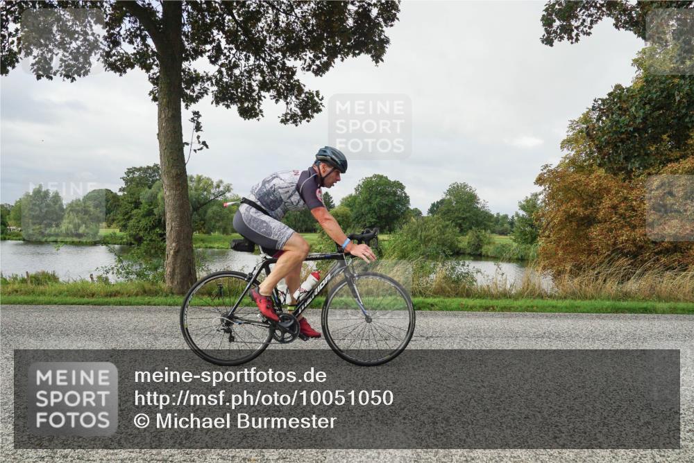 30.08.2026 - Elbe Triathlon Hamburg Michael Burmester http://msf.ph/oto/10051050 30.08.2026 09:50:54 Radfahren 281, 398, 514, 800 meine-sportfotos.de