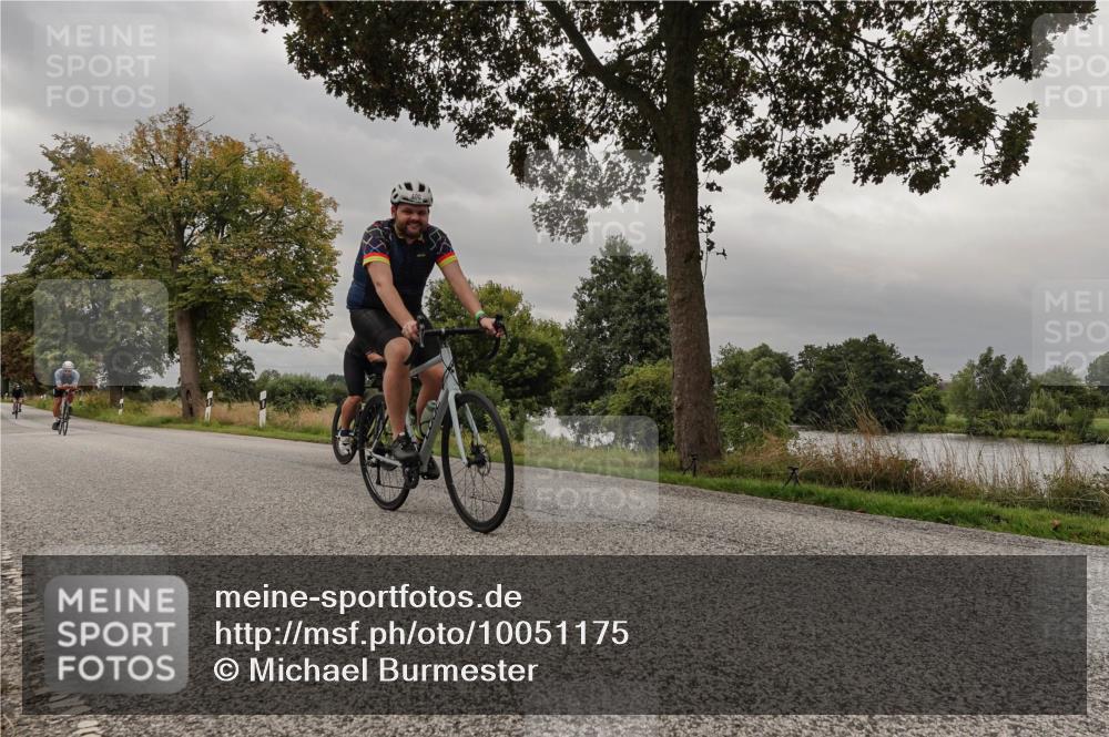 30.08.2026 - Elbe Triathlon Hamburg Michael Burmester http://msf.ph/oto/10051175 30.08.2026 10:12:12 Radfahren 400, 665, 698, 710, 853, 980 meine-sportfotos.de