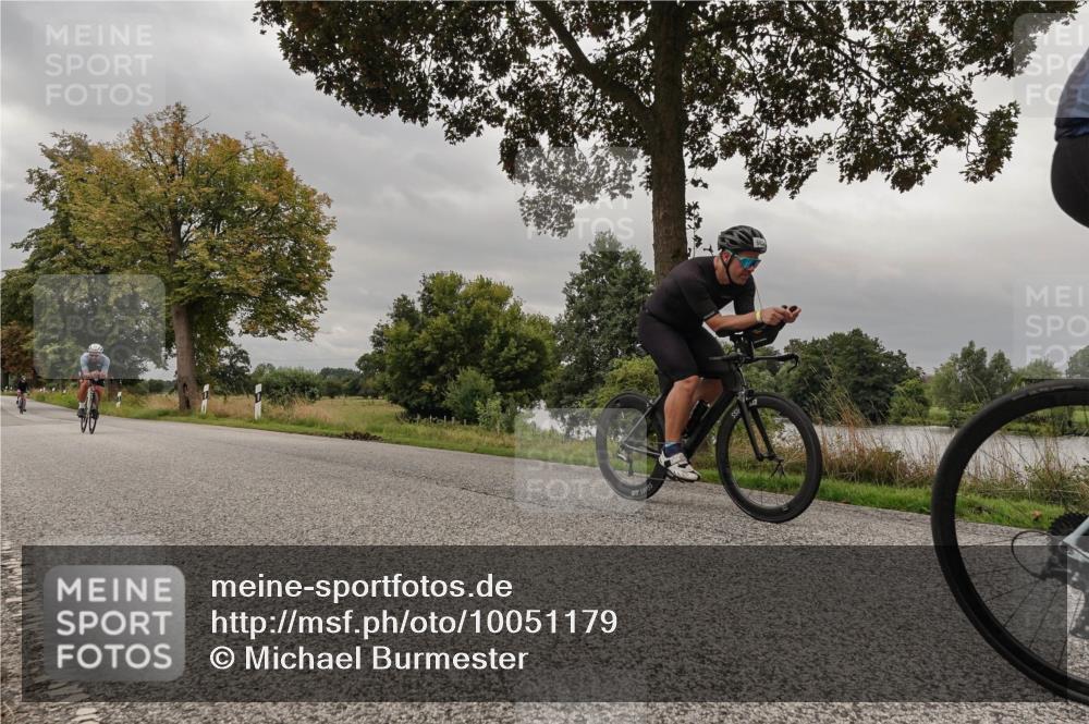 30.08.2026 - Elbe Triathlon Hamburg Michael Burmester http://msf.ph/oto/10051179 30.08.2026 10:12:13 Radfahren 400, 665, 698, 710, 853, 980 meine-sportfotos.de