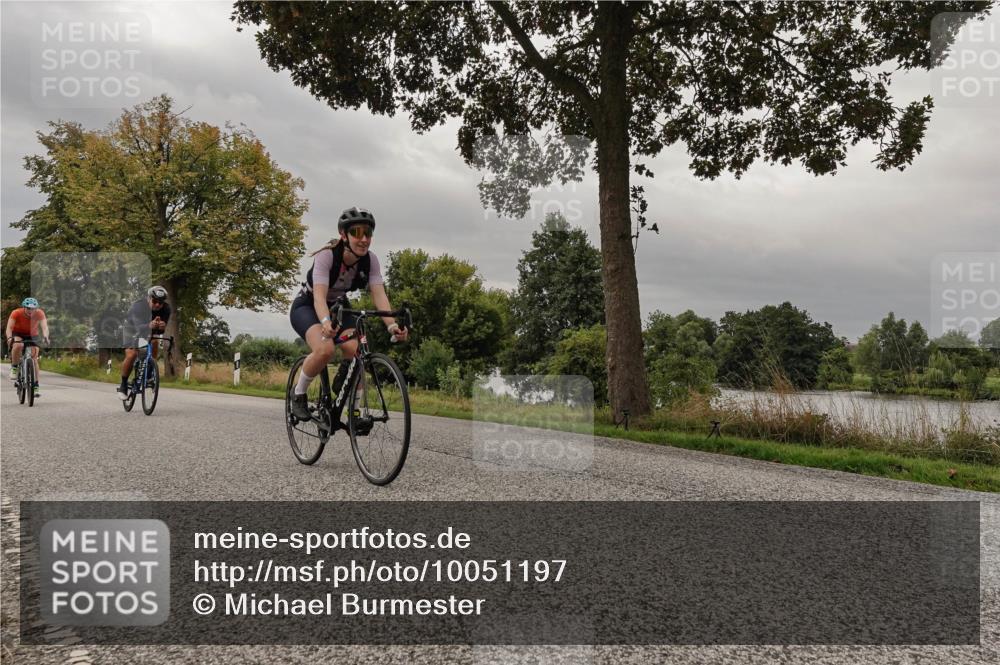 30.08.2026 - Elbe Triathlon Hamburg Michael Burmester http://msf.ph/oto/10051197 30.08.2026 10:12:27 Radfahren 437, 569, 734, 833, 902, 939, 976 meine-sportfotos.de