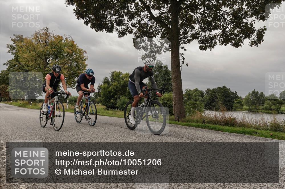30.08.2026 - Elbe Triathlon Hamburg Michael Burmester http://msf.ph/oto/10051206 30.08.2026 10:12:34 Radfahren 569, 648, 734, 939 meine-sportfotos.de