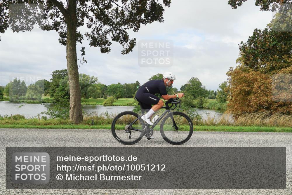30.08.2026 - Elbe Triathlon Hamburg Michael Burmester http://msf.ph/oto/10051212 30.08.2026 09:52:36 Radfahren 389, 425, 439, 739, 811, 834, 889, 903 meine-sportfotos.de