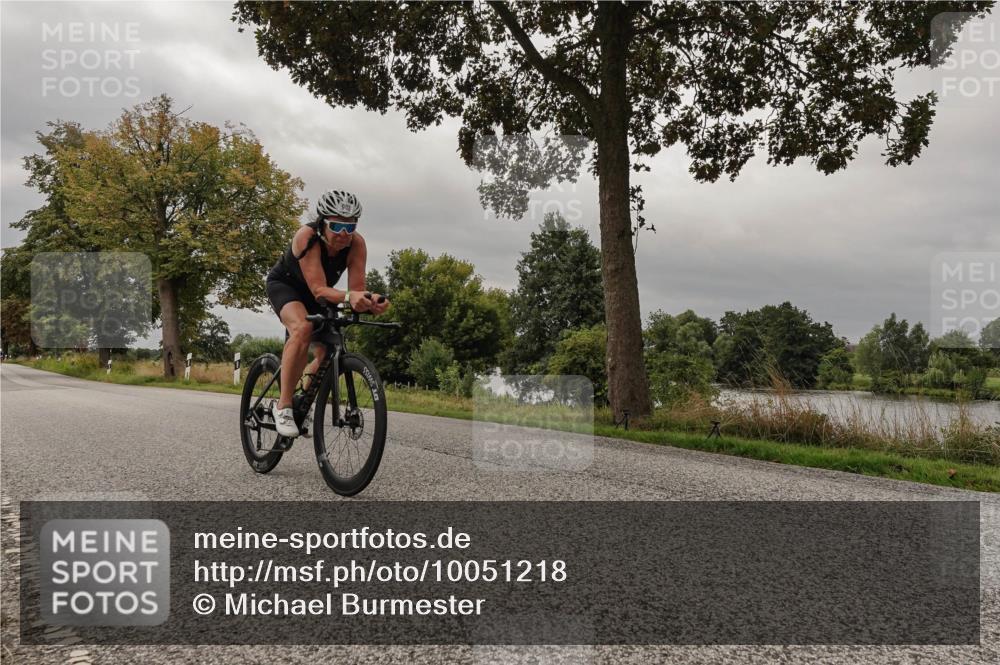 30.08.2026 - Elbe Triathlon Hamburg Michael Burmester http://msf.ph/oto/10051218 30.08.2026 10:12:49 Radfahren 410, 657, 669, 813, 983 meine-sportfotos.de