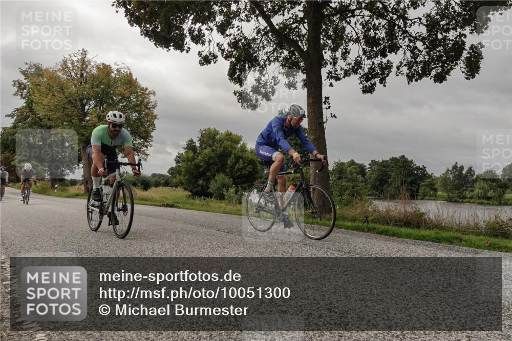 30.08.2026 - Elbe Triathlon Hamburg Michael Burmester http://msf.ph/oto/10051300 30.08.2026 10:13:58 Radfahren 585, 611, 612, 646, 799, 881, 886, 1896 meine-sportfotos.de