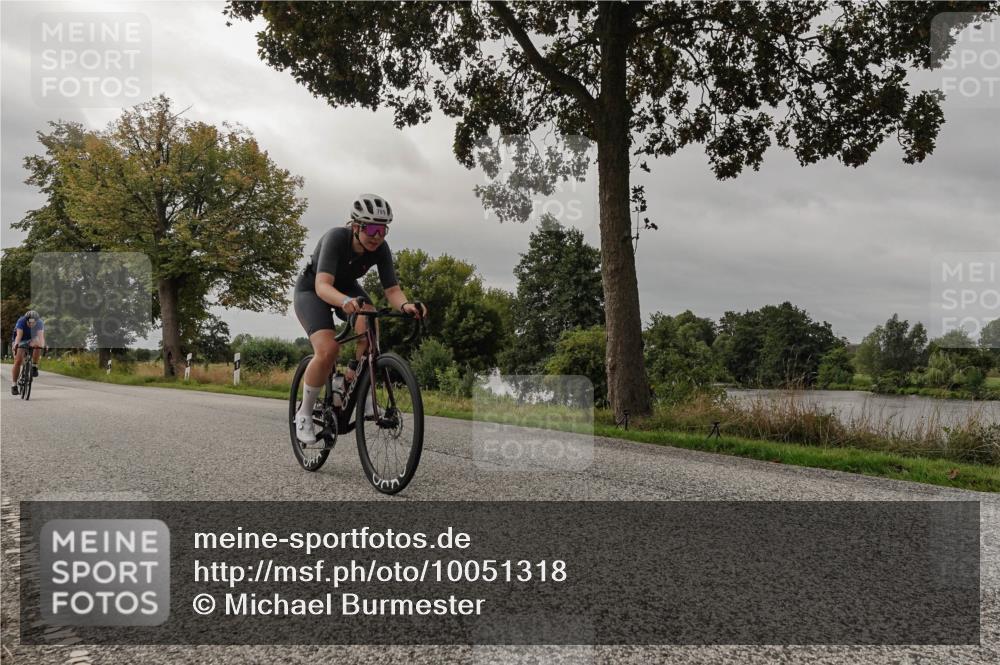 30.08.2026 - Elbe Triathlon Hamburg Michael Burmester http://msf.ph/oto/10051318 30.08.2026 10:14:04 Radfahren 585, 611, 646, 799 meine-sportfotos.de