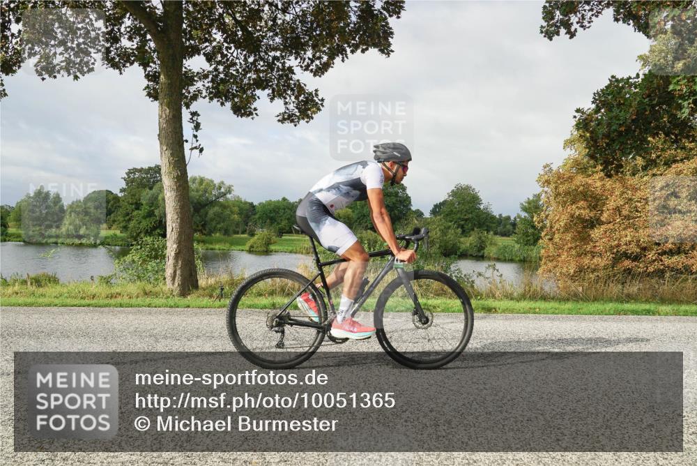 30.08.2026 - Elbe Triathlon Hamburg Michael Burmester http://msf.ph/oto/10051365 30.08.2026 09:54:52 Radfahren 400, 418, 541, 583, 729 meine-sportfotos.de