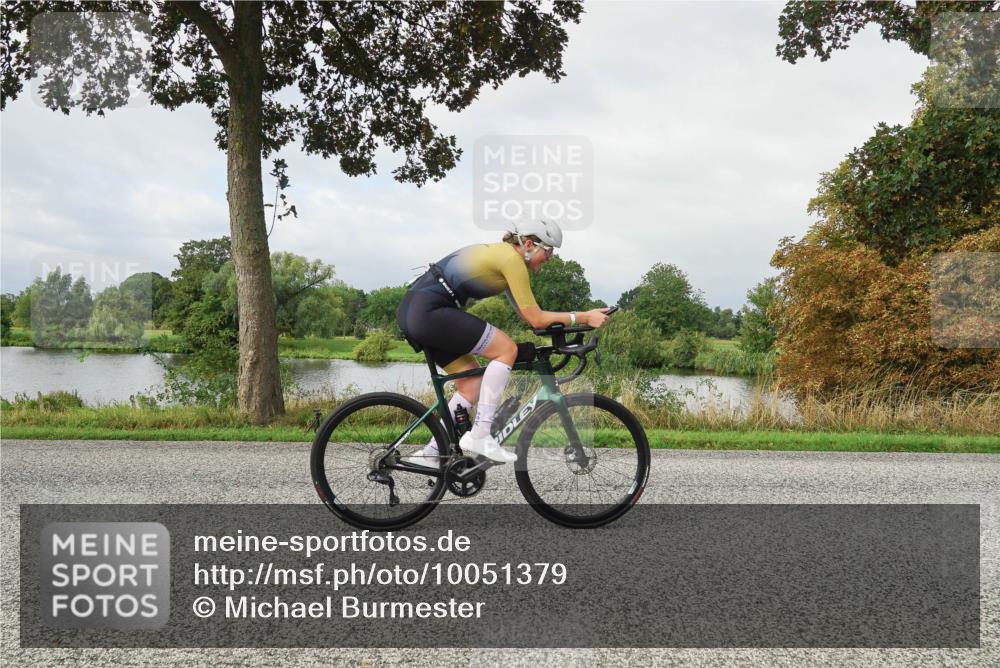 30.08.2026 - Elbe Triathlon Hamburg Michael Burmester http://msf.ph/oto/10051379 30.08.2026 09:55:16 Radfahren 457, 488, 927, 933, 967, 967 meine-sportfotos.de