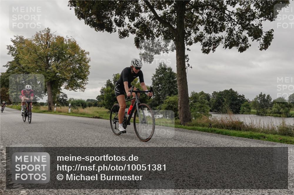 30.08.2026 - Elbe Triathlon Hamburg Michael Burmester http://msf.ph/oto/10051381 30.08.2026 10:15:11 Radfahren 577, 667, 891, 898, 954 meine-sportfotos.de