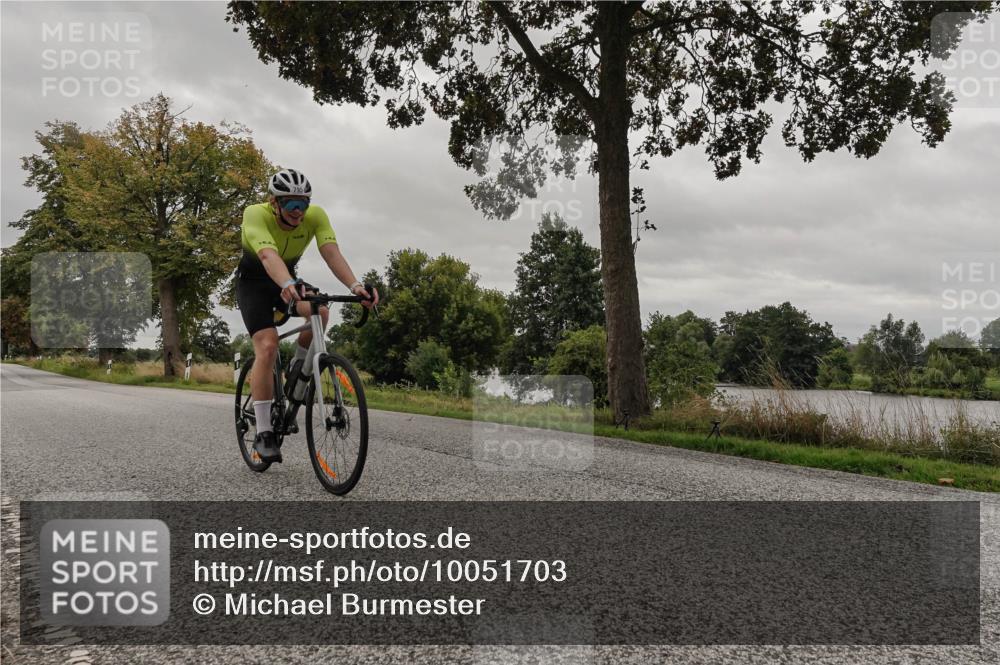30.08.2026 - Elbe Triathlon Hamburg Michael Burmester http://msf.ph/oto/10051703 30.08.2026 10:20:53 Radfahren 795, 809 meine-sportfotos.de