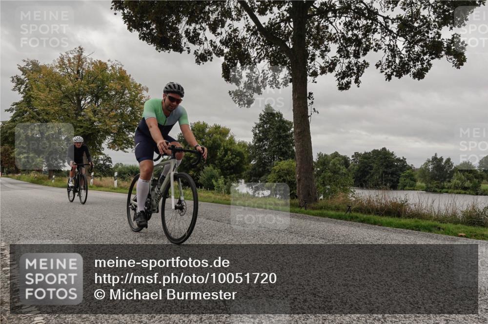 30.08.2026 - Elbe Triathlon Hamburg Michael Burmester http://msf.ph/oto/10051720 30.08.2026 10:21:16 Radfahren 553, 805, 821 meine-sportfotos.de