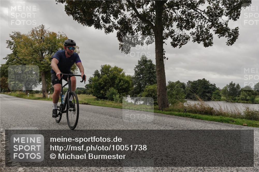 30.08.2026 - Elbe Triathlon Hamburg Michael Burmester http://msf.ph/oto/10051738 30.08.2026 10:21:34 Radfahren 589 meine-sportfotos.de
