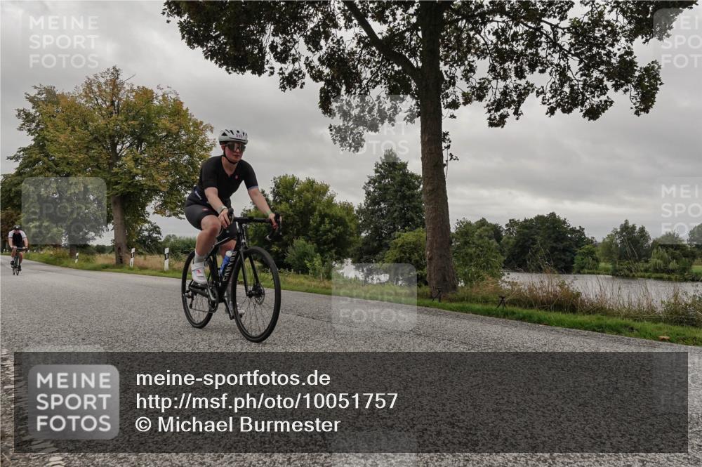 30.08.2026 - Elbe Triathlon Hamburg Michael Burmester http://msf.ph/oto/10051757 30.08.2026 10:22:16 Radfahren 591, 679, 945 meine-sportfotos.de