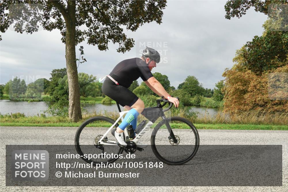 30.08.2026 - Elbe Triathlon Hamburg Michael Burmester http://msf.ph/oto/10051848 30.08.2026 10:01:23 Radfahren 264, 520, 556, 864 meine-sportfotos.de