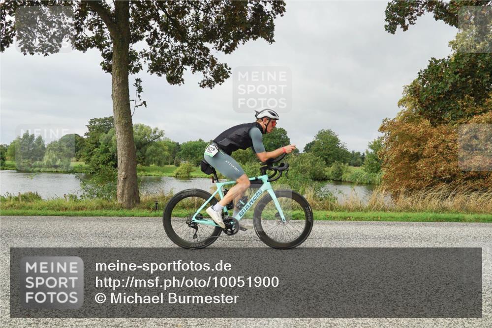 30.08.2026 - Elbe Triathlon Hamburg Michael Burmester http://msf.ph/oto/10051900 30.08.2026 10:02:09 Radfahren 438, 552, 622, 702, 704, 915, 940 meine-sportfotos.de