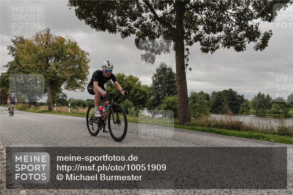 30.08.2026 - Elbe Triathlon Hamburg Michael Burmester http://msf.ph/oto/10051909 30.08.2026 10:25:19 Radfahren 587, 693, 696, 800 meine-sportfotos.de
