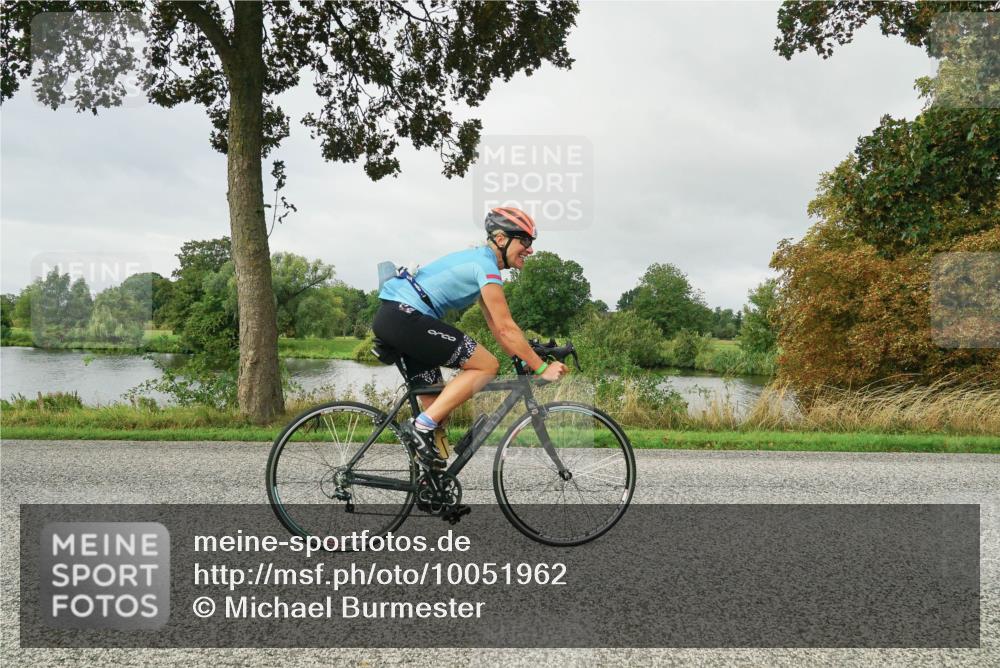 30.08.2026 - Elbe Triathlon Hamburg Michael Burmester http://msf.ph/oto/10051962 30.08.2026 10:02:59 Radfahren 460, 582, 598, 639, 862, 921, 942, 978, 1894 meine-sportfotos.de