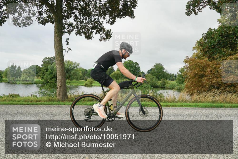 30.08.2026 - Elbe Triathlon Hamburg Michael Burmester http://msf.ph/oto/10051971 30.08.2026 10:03:03 Radfahren 460, 582, 921, 942, 1894 meine-sportfotos.de