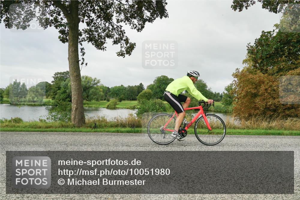 30.08.2026 - Elbe Triathlon Hamburg Michael Burmester http://msf.ph/oto/10051980 30.08.2026 10:03:11 Radfahren 484, 567, 666, 857 meine-sportfotos.de