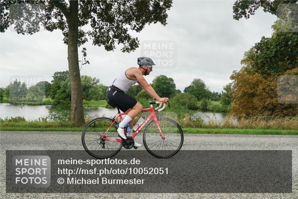 30.08.2026 - Elbe Triathlon Hamburg Michael Burmester http://msf.ph/oto/10052051 30.08.2026 10:04:46 Radfahren 561, 679, 796 meine-sportfotos.de