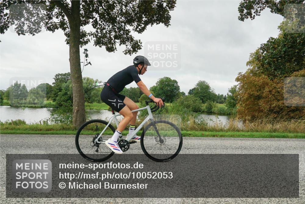 30.08.2026 - Elbe Triathlon Hamburg Michael Burmester http://msf.ph/oto/10052053 30.08.2026 10:04:49 Radfahren 561, 660, 679, 796 meine-sportfotos.de