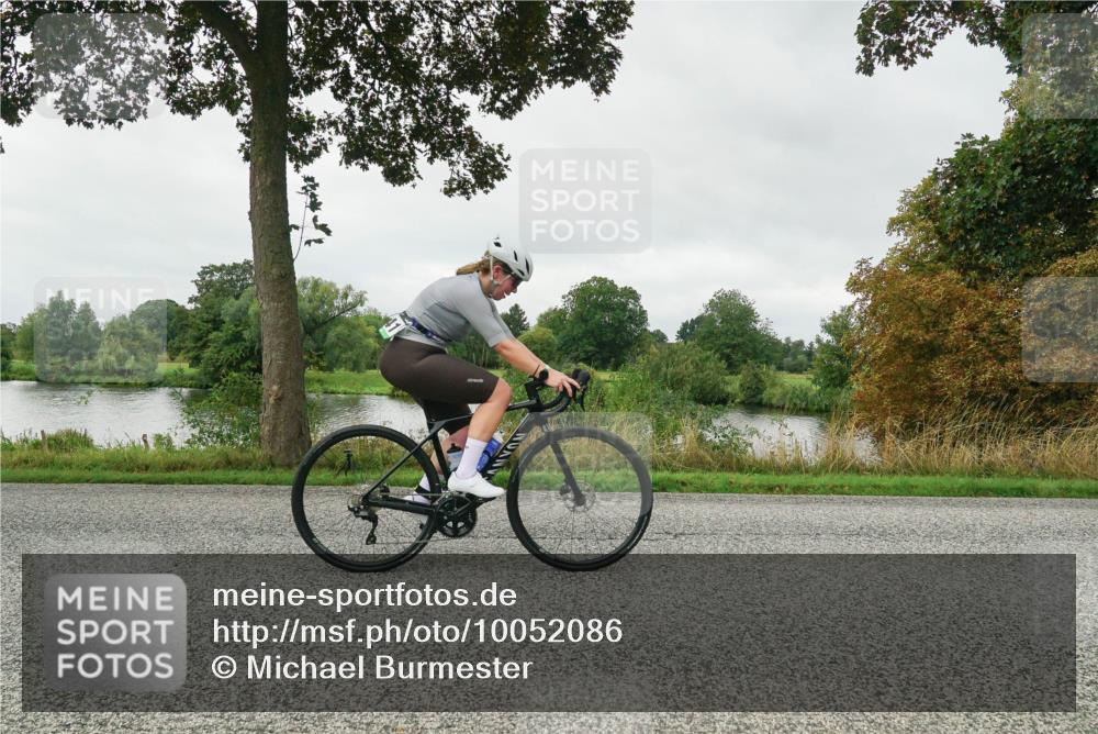 30.08.2026 - Elbe Triathlon Hamburg Michael Burmester http://msf.ph/oto/10052086 30.08.2026 10:05:44 Radfahren 565, 793, 817, 894, 941 meine-sportfotos.de