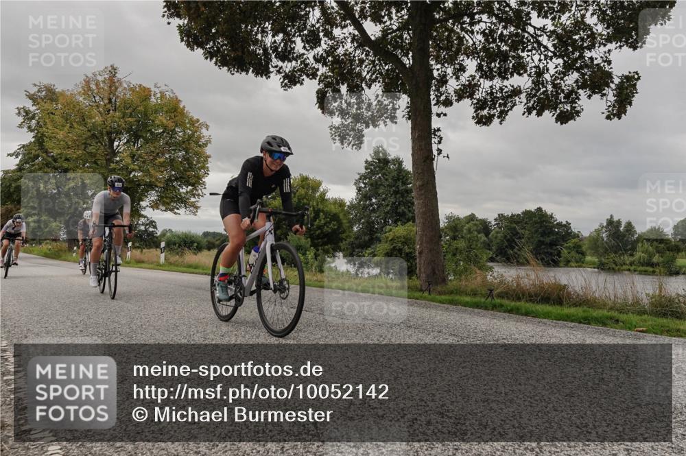 30.08.2026 - Elbe Triathlon Hamburg Michael Burmester http://msf.ph/oto/10052142 30.08.2026 10:29:39 Radfahren 840, 881, 886, 887, 980, 990, 994, 1039, 1066, 1359, 1896 meine-sportfotos.de