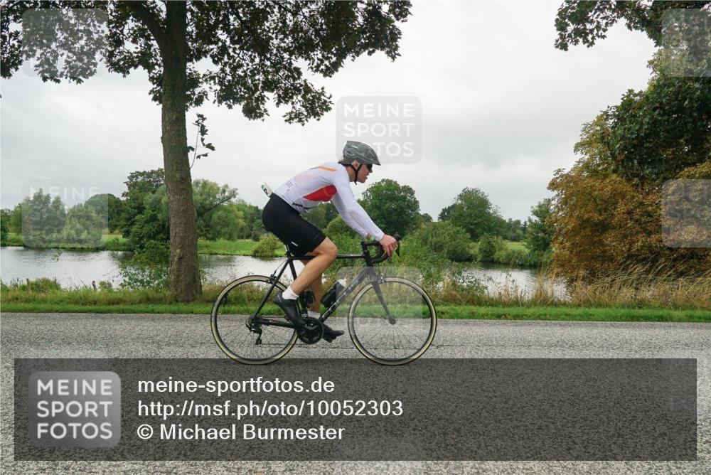 30.08.2026 - Elbe Triathlon Hamburg Michael Burmester http://msf.ph/oto/10052303 30.08.2026 10:08:48 Radfahren 425, 606, 634, 792 meine-sportfotos.de
