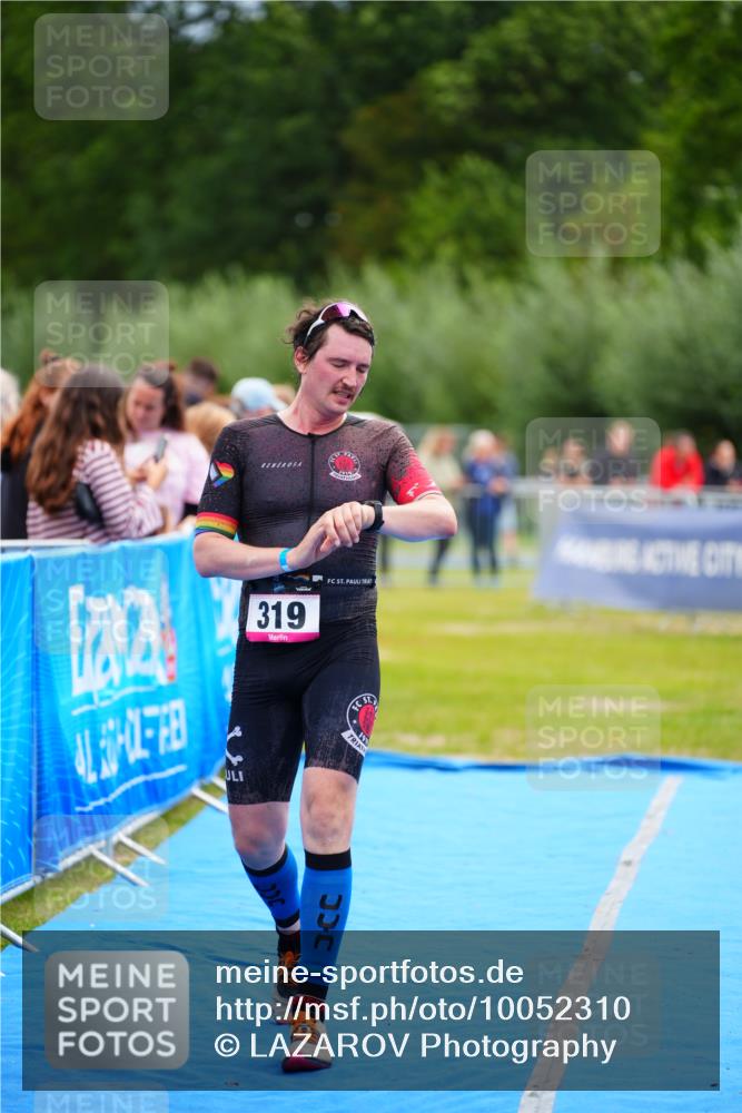 30.08.2026 - Elbe Triathlon Hamburg LAZAROV Photography http://msf.ph/oto/10052310 30.08.2026 10:45:59 Ziel 319 meine-sportfotos.de