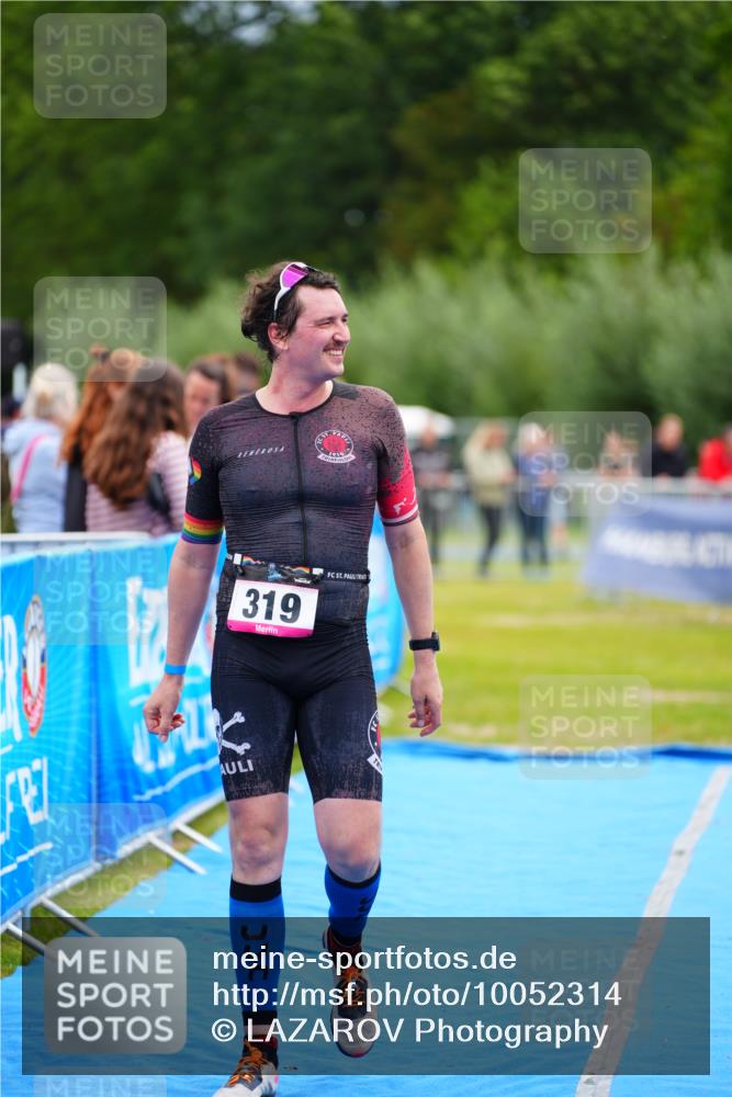 30.08.2026 - Elbe Triathlon Hamburg LAZAROV Photography http://msf.ph/oto/10052314 30.08.2026 10:45:59 Ziel 319 meine-sportfotos.de