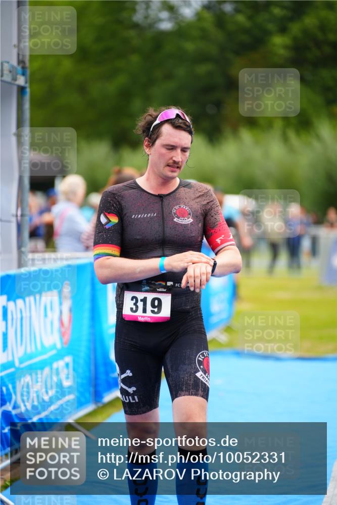 30.08.2026 - Elbe Triathlon Hamburg LAZAROV Photography http://msf.ph/oto/10052331 30.08.2026 10:46:01 Ziel 319 meine-sportfotos.de