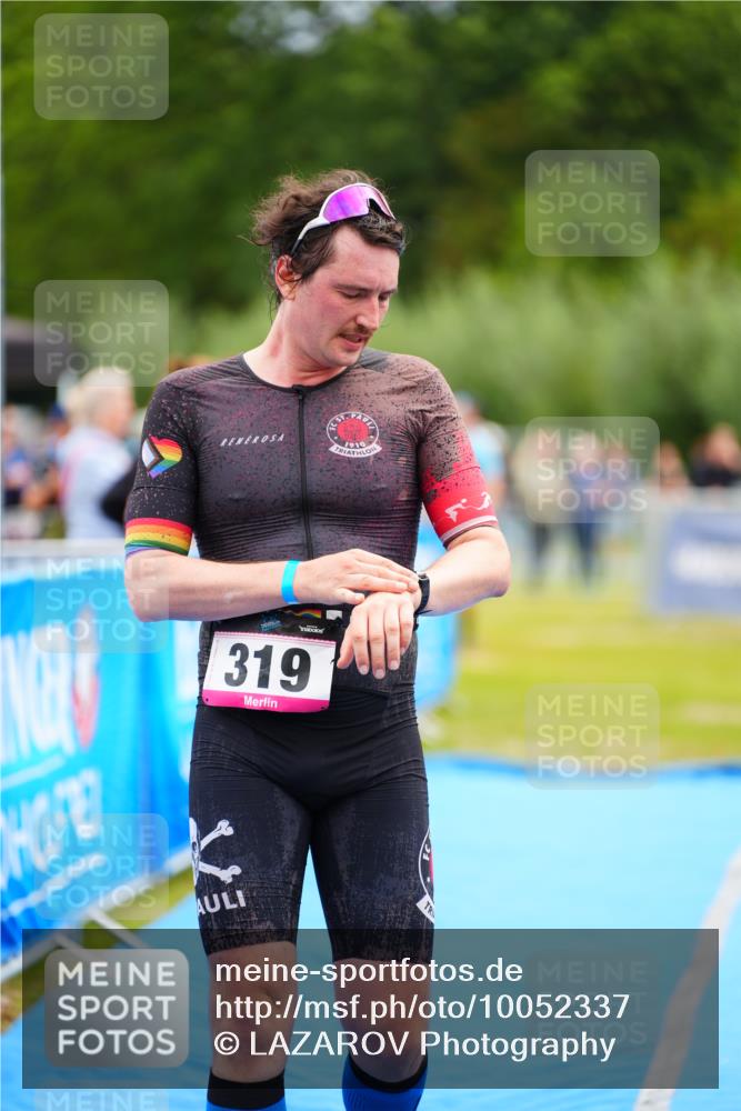 30.08.2026 - Elbe Triathlon Hamburg LAZAROV Photography http://msf.ph/oto/10052337 30.08.2026 10:46:01 Ziel 319 meine-sportfotos.de