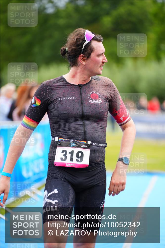 30.08.2026 - Elbe Triathlon Hamburg LAZAROV Photography http://msf.ph/oto/10052342 30.08.2026 10:46:02 Ziel  meine-sportfotos.de