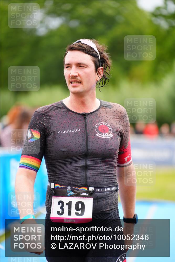 30.08.2026 - Elbe Triathlon Hamburg LAZAROV Photography http://msf.ph/oto/10052346 30.08.2026 10:46:03 Ziel  meine-sportfotos.de