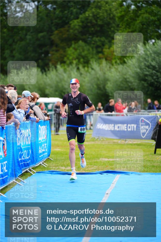 30.08.2026 - Elbe Triathlon Hamburg LAZAROV Photography http://msf.ph/oto/10052371 30.08.2026 10:46:13 Ziel 691 meine-sportfotos.de