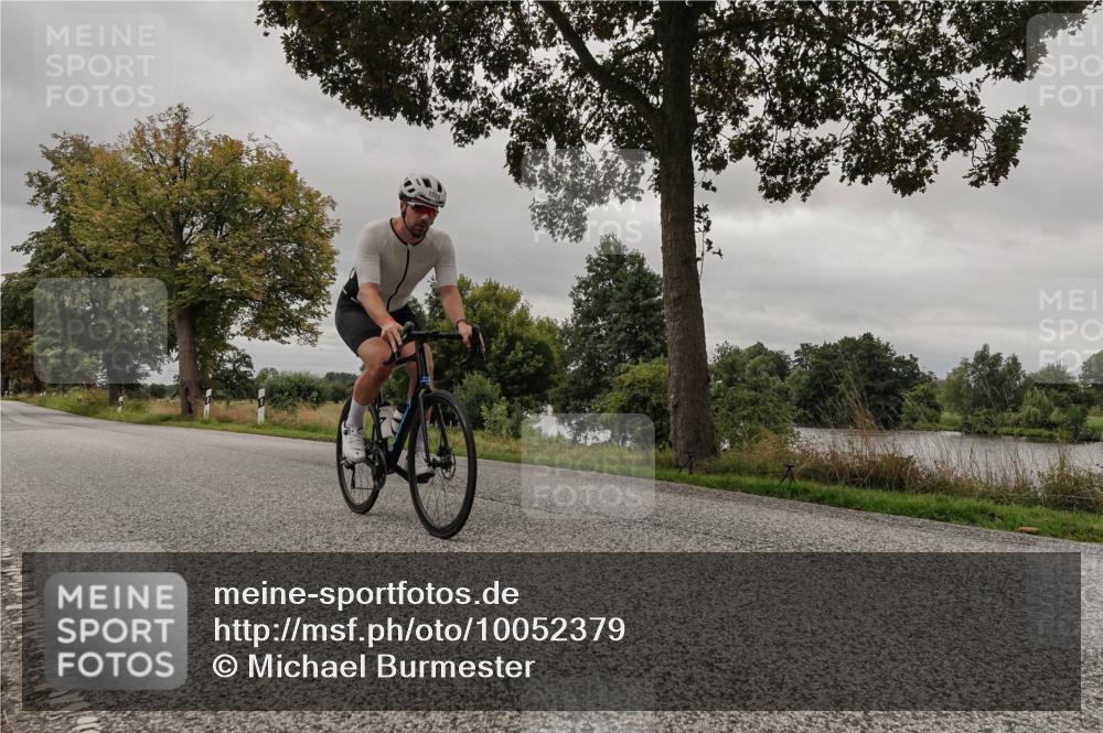 30.08.2026 - Elbe Triathlon Hamburg Michael Burmester http://msf.ph/oto/10052379 30.08.2026 10:32:41 Radfahren 897, 1049, 1059 meine-sportfotos.de