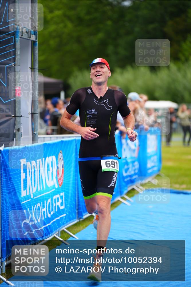 30.08.2026 - Elbe Triathlon Hamburg LAZAROV Photography http://msf.ph/oto/10052394 30.08.2026 10:46:15 Ziel 691 meine-sportfotos.de