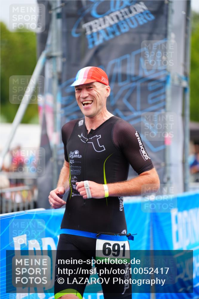 30.08.2026 - Elbe Triathlon Hamburg LAZAROV Photography http://msf.ph/oto/10052417 30.08.2026 10:46:16 Ziel 691 meine-sportfotos.de