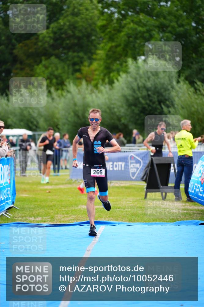 30.08.2026 - Elbe Triathlon Hamburg LAZAROV Photography http://msf.ph/oto/10052446 30.08.2026 10:46:29 Ziel 266 meine-sportfotos.de