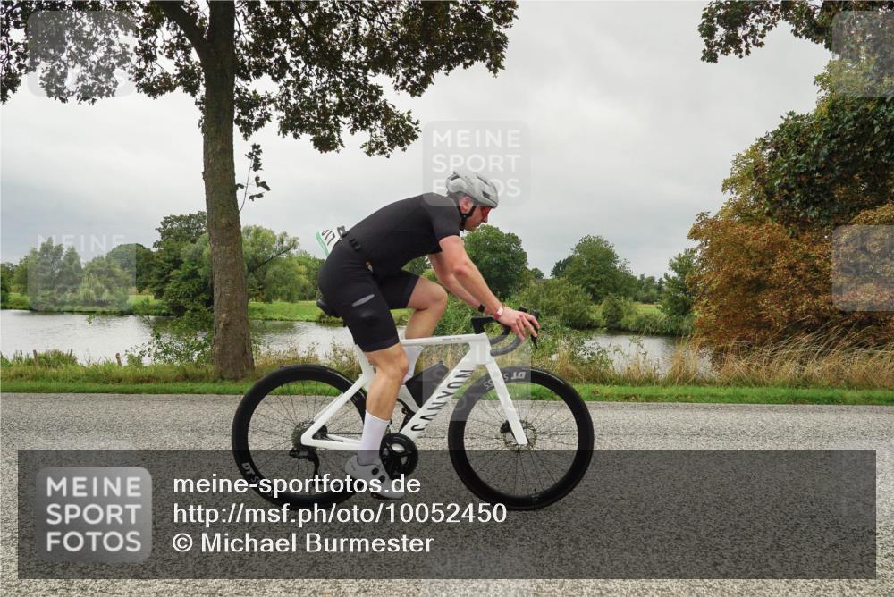 30.08.2026 - Elbe Triathlon Hamburg Michael Burmester http://msf.ph/oto/10052450 30.08.2026 10:11:10 Radfahren 364, 617, 633, 729, 749, 927 meine-sportfotos.de