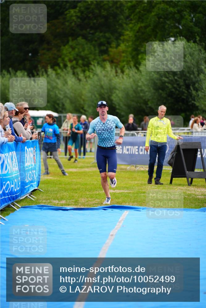 30.08.2026 - Elbe Triathlon Hamburg LAZAROV Photography http://msf.ph/oto/10052499 30.08.2026 10:46:37 Ziel 508 meine-sportfotos.de