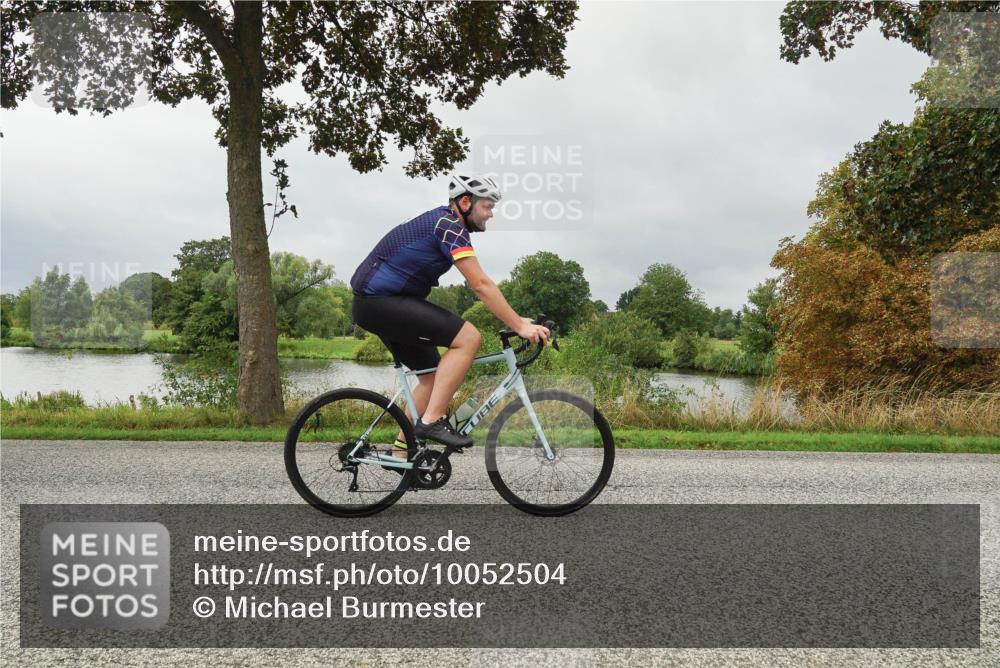 30.08.2026 - Elbe Triathlon Hamburg Michael Burmester http://msf.ph/oto/10052504 30.08.2026 10:12:11 Radfahren 400, 665, 698, 710, 853, 980 meine-sportfotos.de