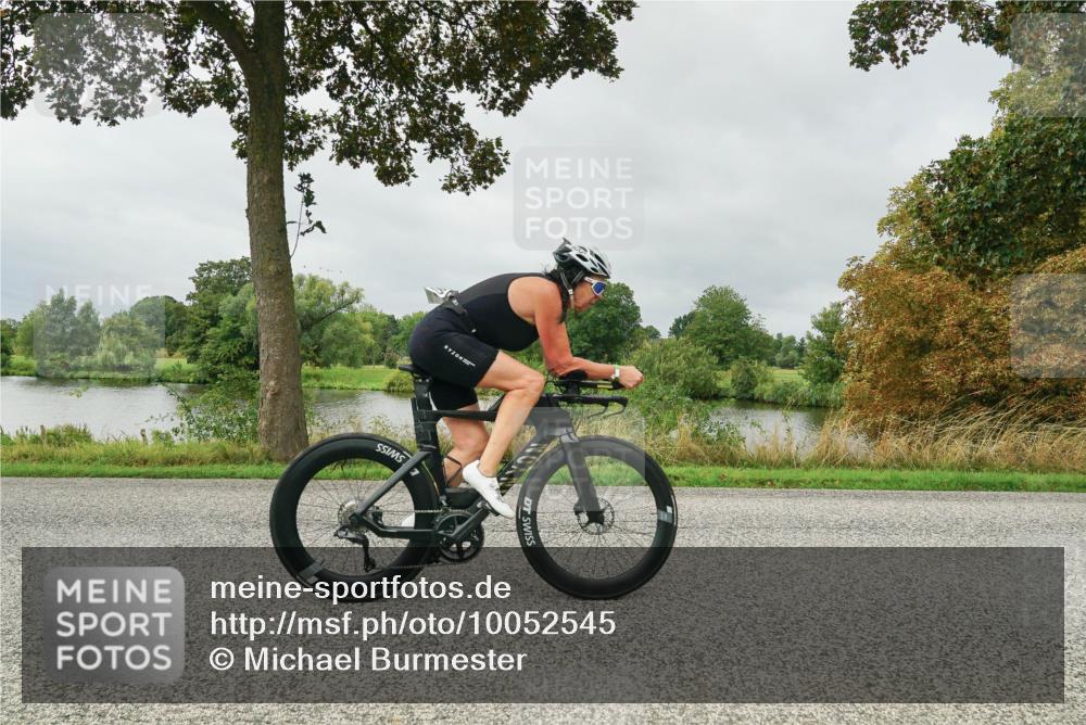 30.08.2026 - Elbe Triathlon Hamburg Michael Burmester http://msf.ph/oto/10052545 30.08.2026 10:12:49 Radfahren 410, 657, 669, 813, 983 meine-sportfotos.de