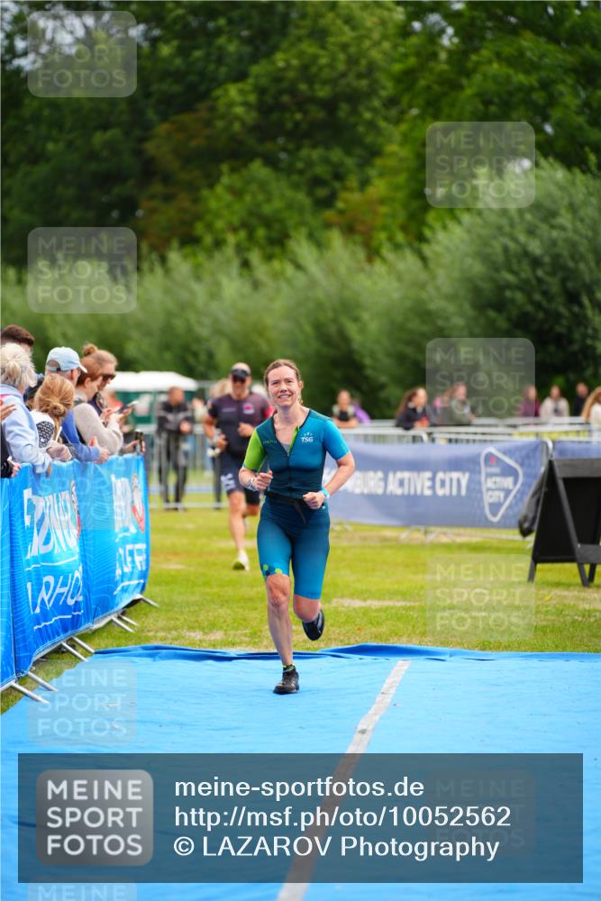 30.08.2026 - Elbe Triathlon Hamburg LAZAROV Photography http://msf.ph/oto/10052562 30.08.2026 10:46:44 Ziel 293, 354 meine-sportfotos.de