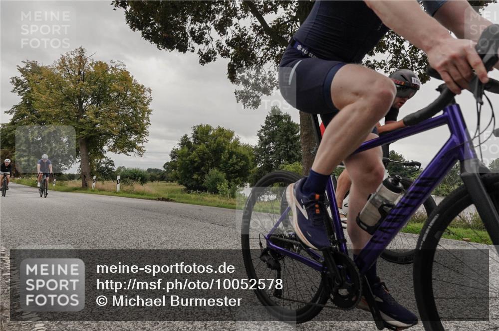 30.08.2026 - Elbe Triathlon Hamburg Michael Burmester http://msf.ph/oto/10052578 30.08.2026 10:35:42 Radfahren 697, 726, 802, 998, 1068, 1115, 1148 meine-sportfotos.de
