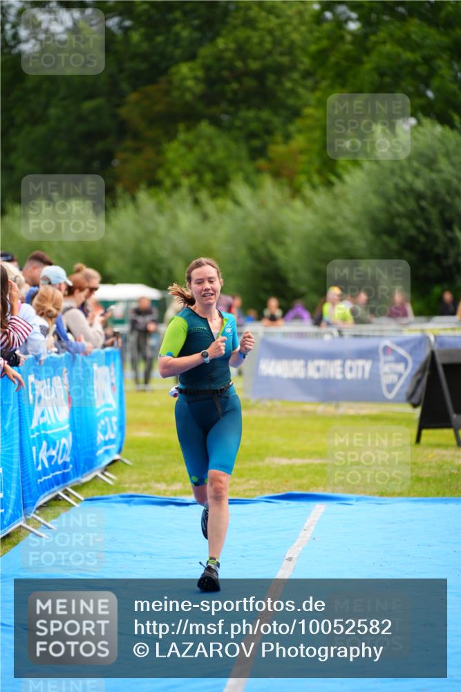 30.08.2026 - Elbe Triathlon Hamburg LAZAROV Photography http://msf.ph/oto/10052582 30.08.2026 10:46:45 Ziel 293, 354 meine-sportfotos.de
