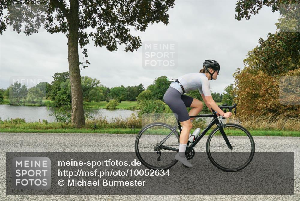 30.08.2026 - Elbe Triathlon Hamburg Michael Burmester http://msf.ph/oto/10052634 30.08.2026 10:13:59 Radfahren 585, 611, 612, 646, 799, 881, 886, 1896 meine-sportfotos.de