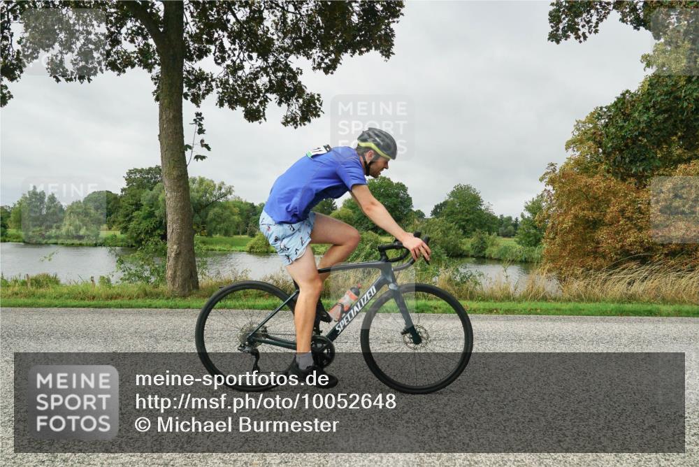 30.08.2026 - Elbe Triathlon Hamburg Michael Burmester http://msf.ph/oto/10052648 30.08.2026 10:14:05 Radfahren 585, 611, 799 meine-sportfotos.de