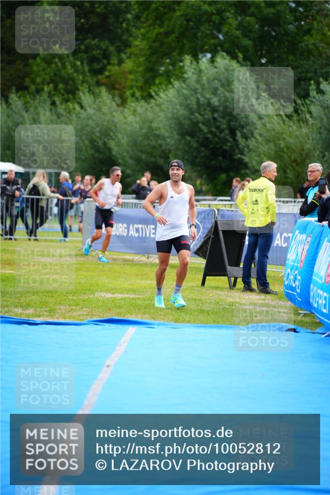 30.08.2026 - Elbe Triathlon Hamburg LAZAROV Photography http://msf.ph/oto/10052812 30.08.2026 10:47:30 Ziel 464 meine-sportfotos.de