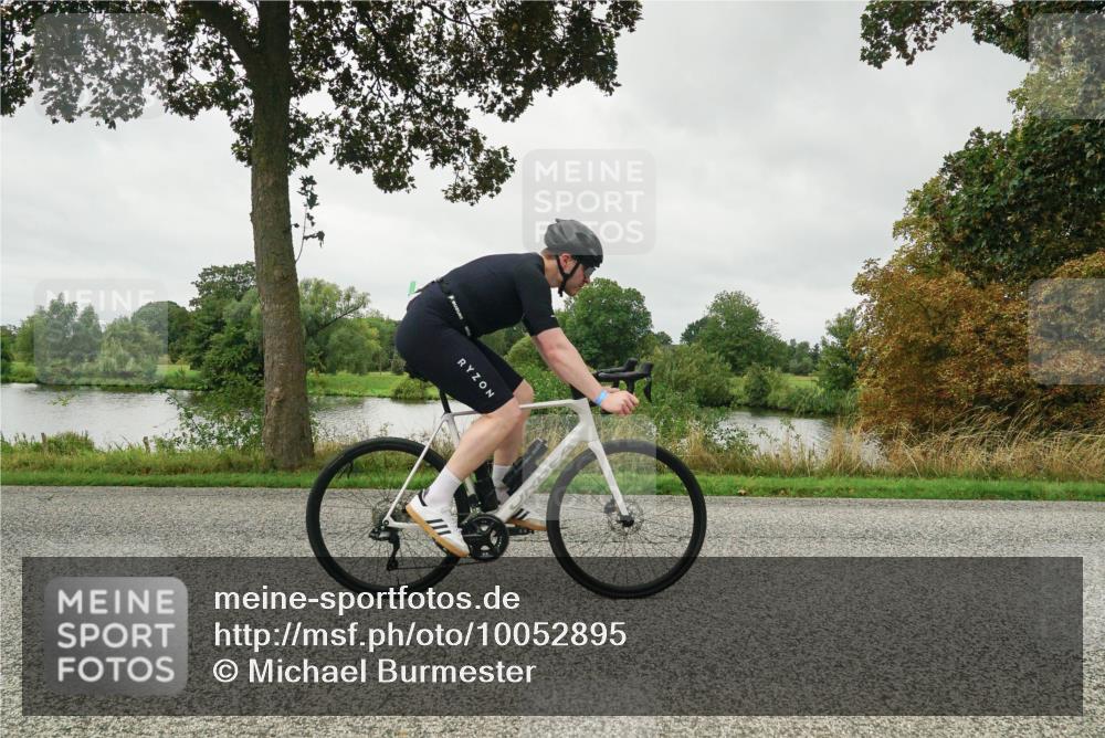 30.08.2026 - Elbe Triathlon Hamburg Michael Burmester http://msf.ph/oto/10052895 30.08.2026 10:18:53 Radfahren 568, 827, 882, 931 meine-sportfotos.de