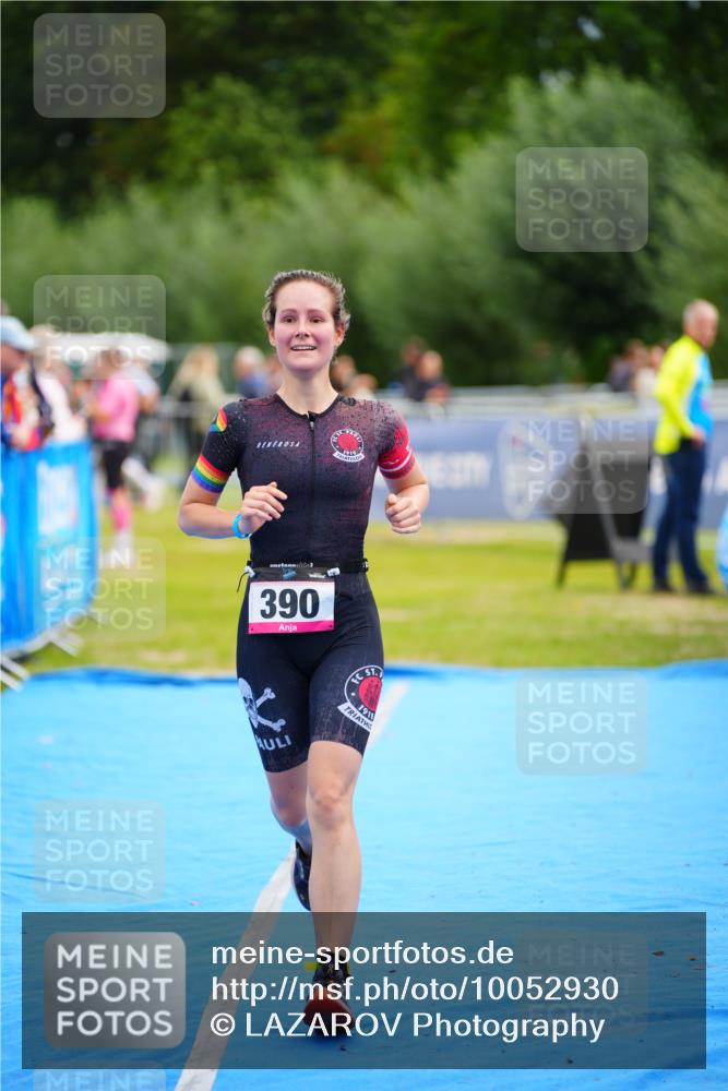 30.08.2026 - Elbe Triathlon Hamburg LAZAROV Photography http://msf.ph/oto/10052930 30.08.2026 10:47:39 Ziel 390 meine-sportfotos.de